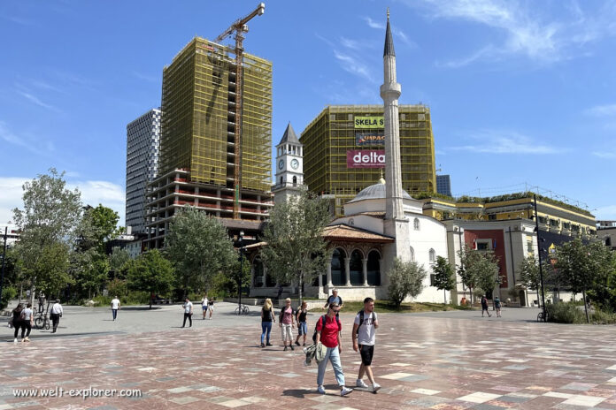 Albaniens Hauptstadt Tirana Erleben Welt Explorer