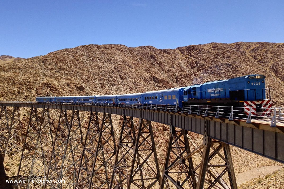 Bahnreise mit dem Tren a las Nubes