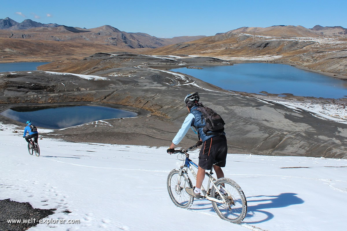 Mountainbike auf dem Anden-Pass La Cumbre