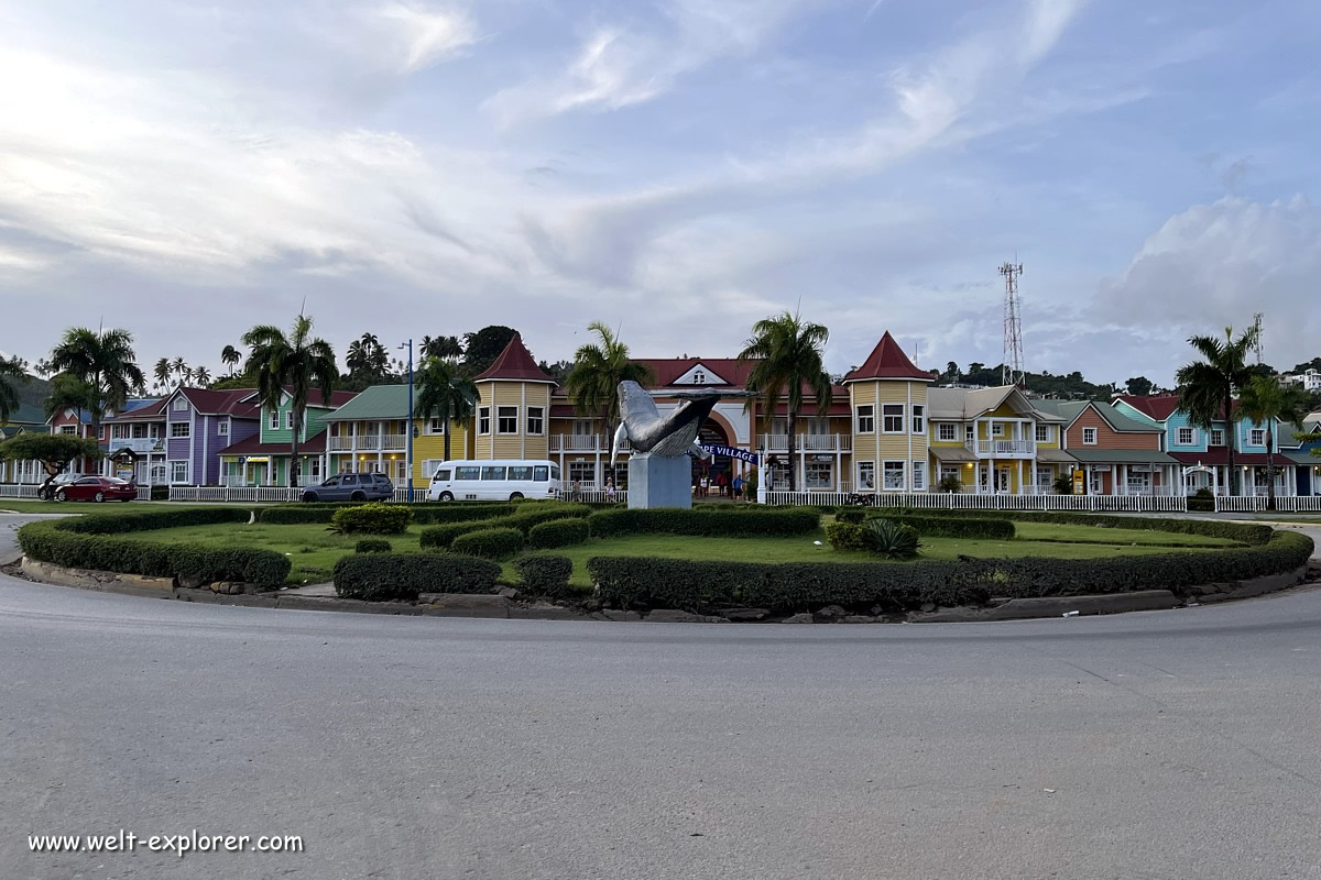 Hauptstadt auf der Halbinsel ist Santa Barbara de Samana