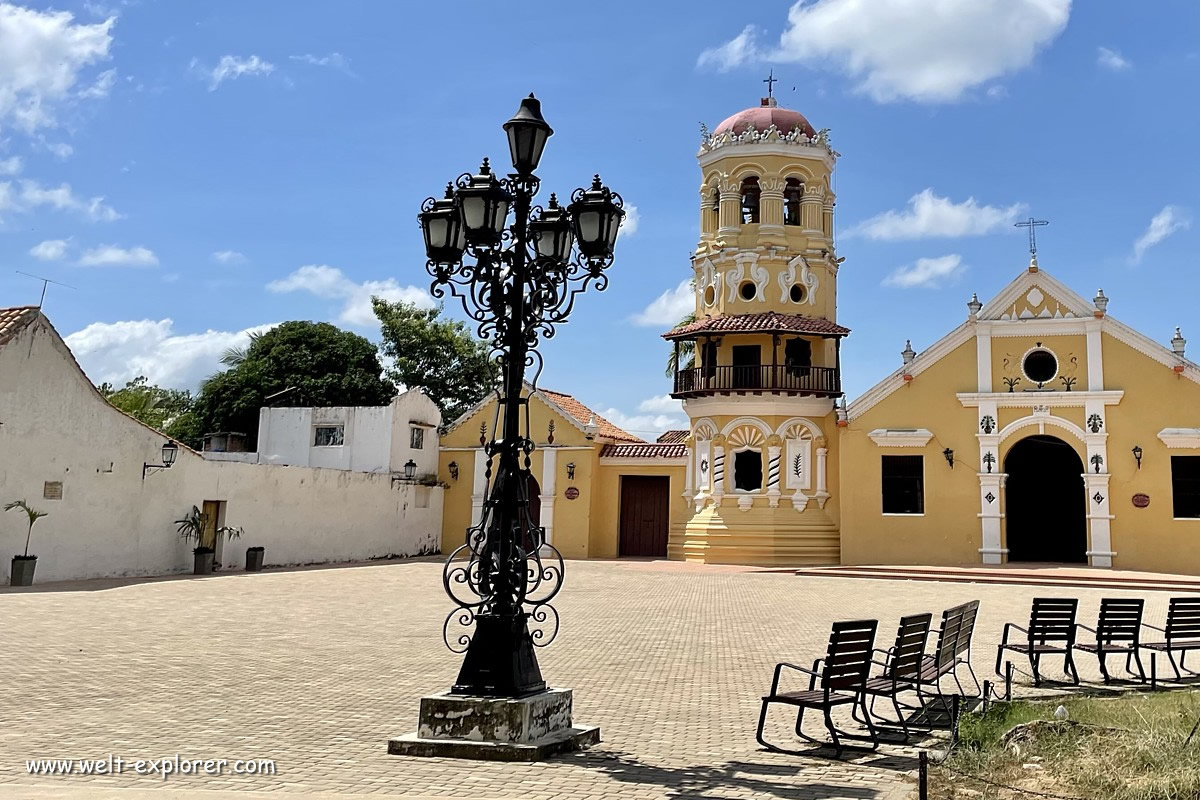 Mompox Sehenswürdigkeit Kirche Santa Barbara