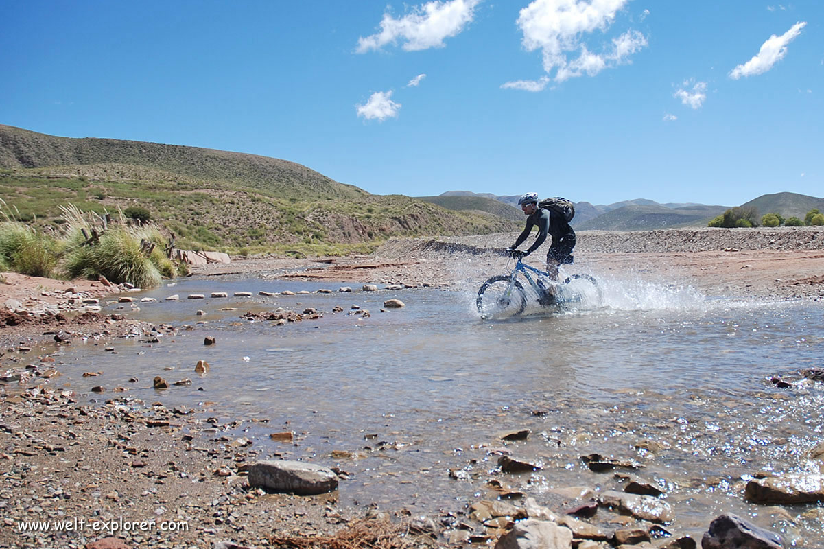 Mountainbike Überquerung der Anden in Südamerika